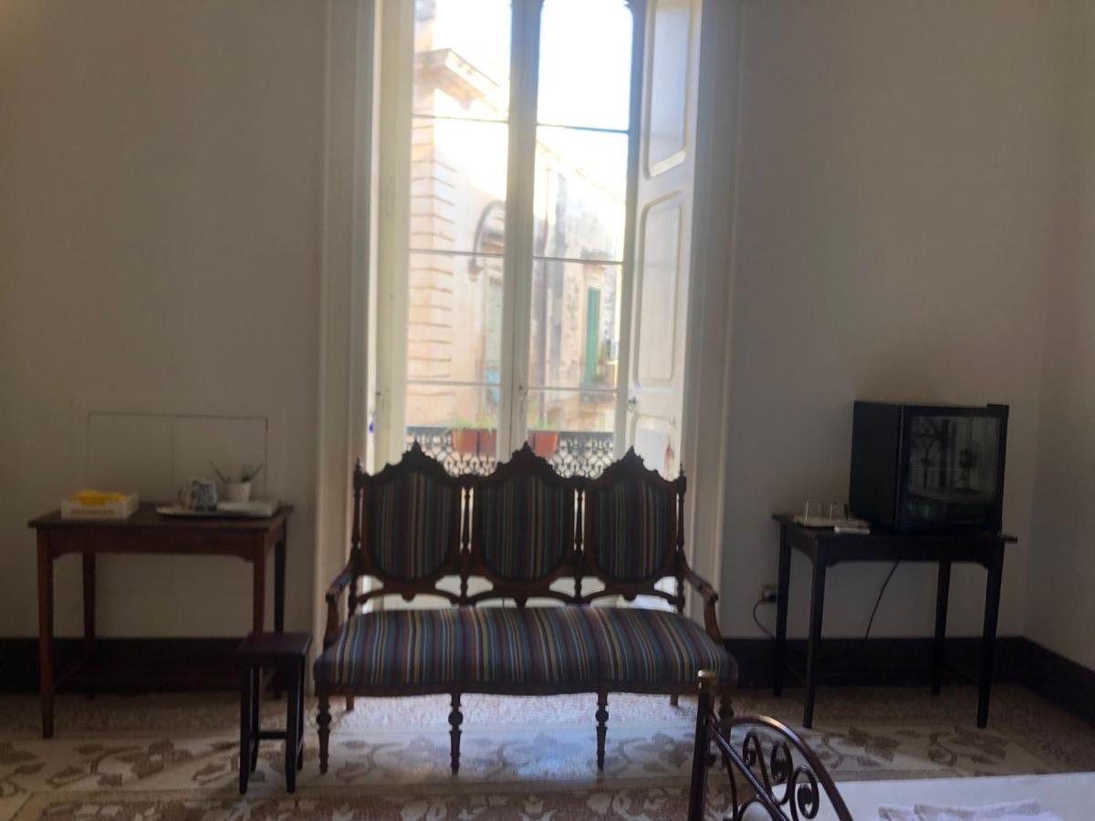 Palazzo Bernardini Suites Lecce Exterior foto